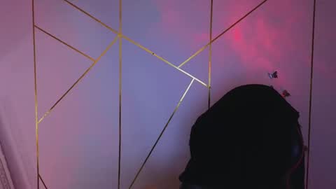 Snapshot of hollyxx_ chatting on 11/16/25, 10:37 holly online show from 11/16/25, 10:37