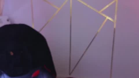 Snapshot of hollyxx_ chatting on 11/17/25, 04:13 holly online show from 11/17/25, 04:13