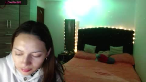 Juli online show from 10/17/25, 04:15