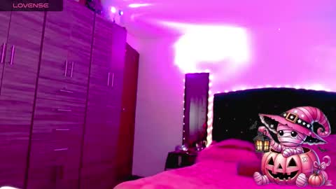 Juli online show from 10/23/25, 04:56