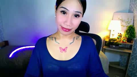 holy_samyx online show from 10/13/25, 03:17