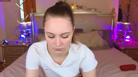 holybabydoll online show from 11/13/25, 10:58