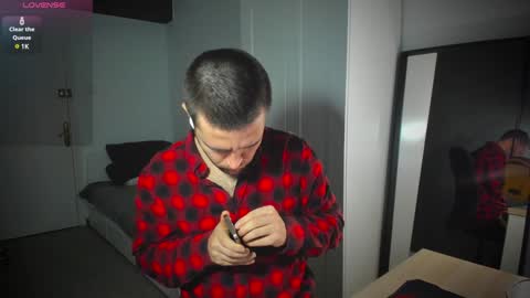 Snapshot of honestandrew chatting on 01/31/25, 06:35 Andrew online show from 01/31/25, 06:35