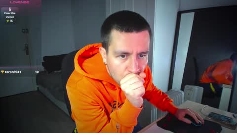 Snapshot of honestandrew chatting on 02/12/25, 10:35 Andrew online show from 02/12/25, 10:35