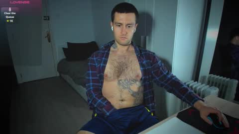 Snapshot of honestandrew chatting on 02/18/25, 05:53 Andrew online show from 02/18/25, 05:53