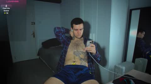 Snapshot of honestandrew chatting on 02/19/25, 06:33 Andrew online show from 02/19/25, 06:33