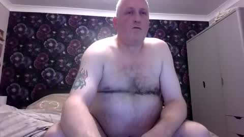 Snapshot of honestman999 chatting on 10/28/25, 05:37 honestman999 online show from 10/28/25, 05:37