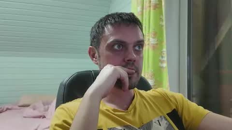 Snapshot of honesttojoy chatting on 11/08/25, 06:40 Henry online show from 11/08/25, 06:40