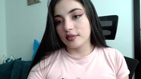 Snapshot of honey_aynur chatting on 12/03/24, 07:33 Honey Aynu online show from 12/03/24, 07:33