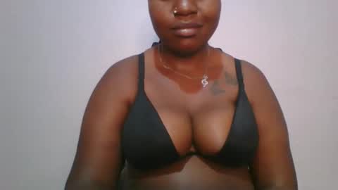 honey_beb online show from 09/28/25, 08:25