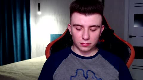 Snapshot of honey_furry chatting on 12/13/24, 10:23 Wolfy online show from 12/13/24, 10:23