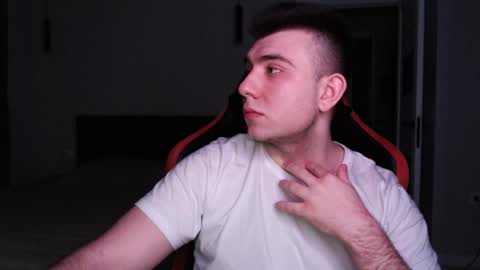 Snapshot of honey_furry chatting on 01/10/25, 02:46 Wolfy online show from 01/10/25, 02:46