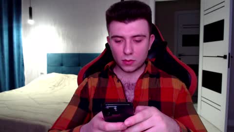 Snapshot of honey_furry chatting on 01/21/25, 04:48 Wolfy online show from 01/21/25, 04:48