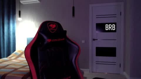 Snapshot of honey_furry chatting on 02/18/25, 09:09 Wolfy online show from 02/18/25, 09:09