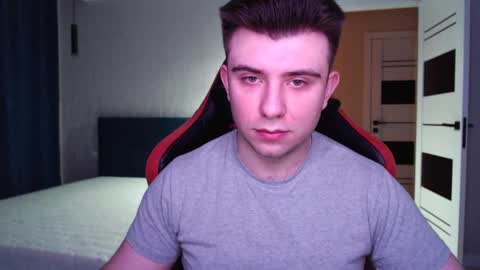 Snapshot of honey_furry chatting on 02/27/25, 10:42 Wolfy online show from 02/27/25, 10:42