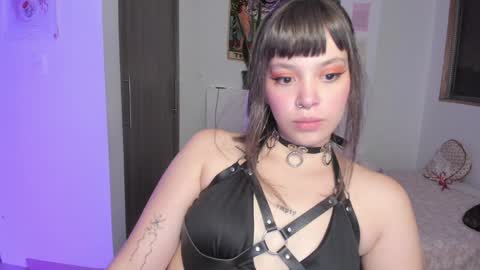 Snapshot of honey_hoe chatting on 02/08/25, 05:18 Lau online show from 02/08/25, 05:18
