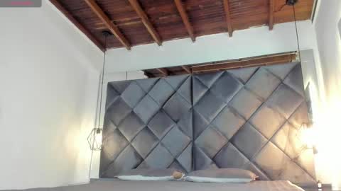 Snapshot of honey_liizzy1 chatting on 09/11/25, 10:59 Im Isbel online show from 09/11/25, 10:59