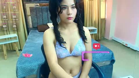Snapshot of honey_love__ chatting on 09/12/25, 02:17 Honey Love online show from 09/12/25, 02:17