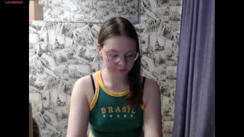Snapshot of honey_mood chatting on 01/15/25, 12:25 Lina online show from 01/15/25, 12:25
