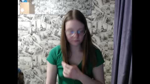 Snapshot of honey_mood chatting on 02/04/25, 01:59 Lina online show from 02/04/25, 01:59