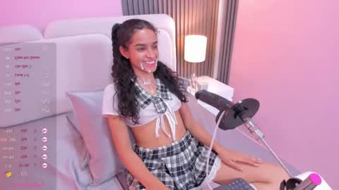 Snapshot of honey_sofii_ chatting on 03/01/25, 06:00 honey_sofii_ online show from 03/01/25, 06:00