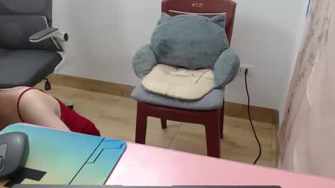 Snapshot of honeybaby2k chatting on 11/18/25, 03:45 honeybaby2k online show from 11/18/25, 03:45