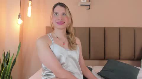 honeygray02 online show from 10/15/25, 12:27