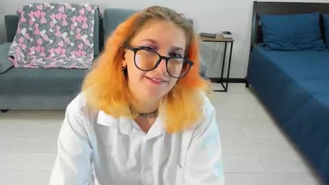 Snapshot of honeymissy chatting on 10/21/25, 02:29 Missy online show from 10/21/25, 02:29