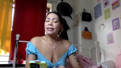 Snapshot of honeyruby chatting on 09/26/25, 01:15 Ruby Sparks online show from 09/26/25, 01:15