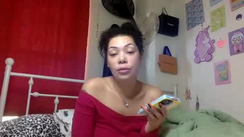 Snapshot of honeyruby chatting on 10/23/25, 04:06 Ruby Sparks online show from 10/23/25, 04:06