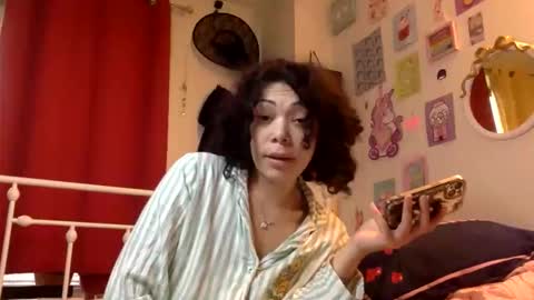 Snapshot of honeyruby chatting on 11/21/25, 01:43 Ruby Sparks online show from 11/21/25, 01:43