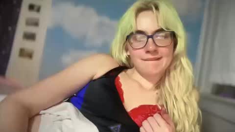 Emi Rose online show from 10/13/25, 11:38