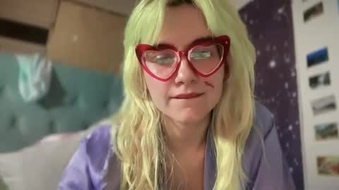 Emi Rose online show from 10/18/25, 04:48