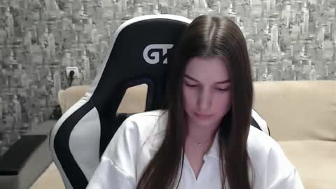 Snapshot of honeyynancyy chatting on 01/22/25, 02:14 Nancy online show from 01/22/25, 02:14