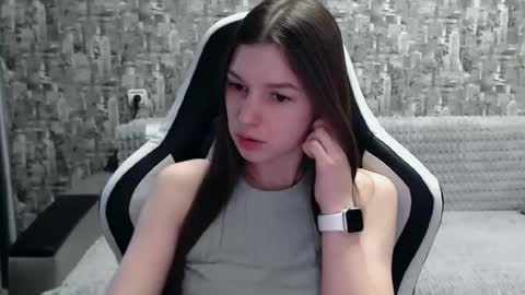 Snapshot of honeyynancyy chatting on 02/24/25, 12:05 Nancy online show from 02/24/25, 12:05