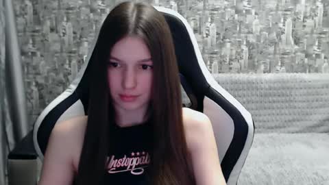 Snapshot of honeyynancyy chatting on 02/25/25, 06:53 Nancy online show from 02/25/25, 06:53
