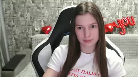 Snapshot of honeyynancyy chatting on 03/11/25, 04:07 Nancy online show from 03/11/25, 04:07