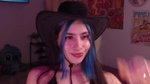 Snapshot of honeyypeaach chatting on 12/10/24, 03:30    online show from 12/10/24, 03:30