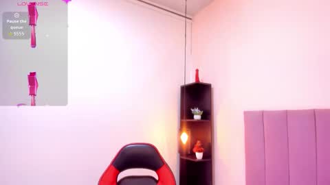 holly online show from 11/21/25, 08:29