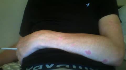 Snapshot of hooper37 chatting on 12/25/24, 01:42 Hooper39 online show from 12/25/24, 01:42