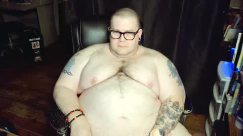 Snapshot of hoosierdaddyxl chatting on 01/13/25, 05:12 Sir online show from 01/13/25, 05:12