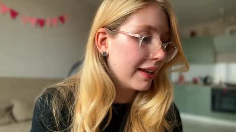 Audrey online show from 10/21/25, 03:18