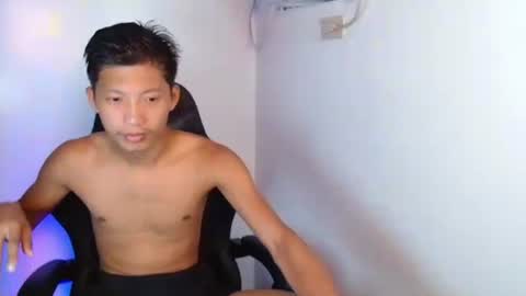 Snapshot of horny_asianmoreno chatting on 09/22/25, 09:00 ROGER online show from 09/22/25, 09:00