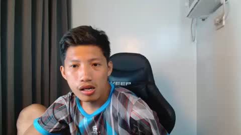 Snapshot of horny_asianmoreno chatting on 09/22/25, 09:17 ROGER online show from 09/22/25, 09:17