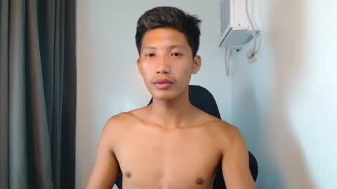 Snapshot of horny_asianmoreno chatting on 09/23/25, 11:30 ROGER online show from 09/23/25, 11:30