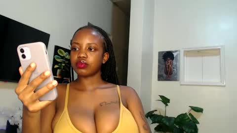 Snapshot of horny_princcess chatting on 03/10/25, 08:12 horny_princcess online show from 03/10/25, 08:12