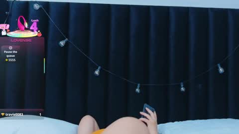 Snapshot of hornybarelylegalgirl chatting on 11/16/25, 12:00 Khloe online show from 11/16/25, 12:00