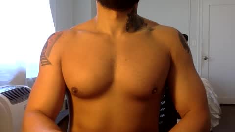 Snapshot of hornybbcxx chatting on 10/21/25, 05:35 hornybbcxx online show from 10/21/25, 05:35