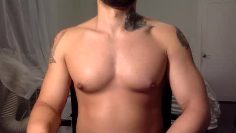 Snapshot of hornybbcxx chatting on 11/16/25, 05:02 hornybbcxx online show from 11/16/25, 05:02