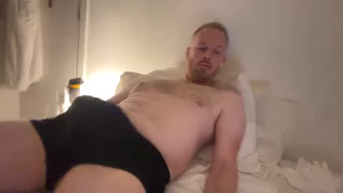 Snapshot of hornyben1189 chatting on 10/16/25, 11:39 Horny Ben online show from 10/16/25, 11:39